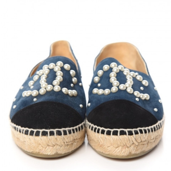 CHANEL Suede Pearl CC Espadrilles - Picture 4 of 16